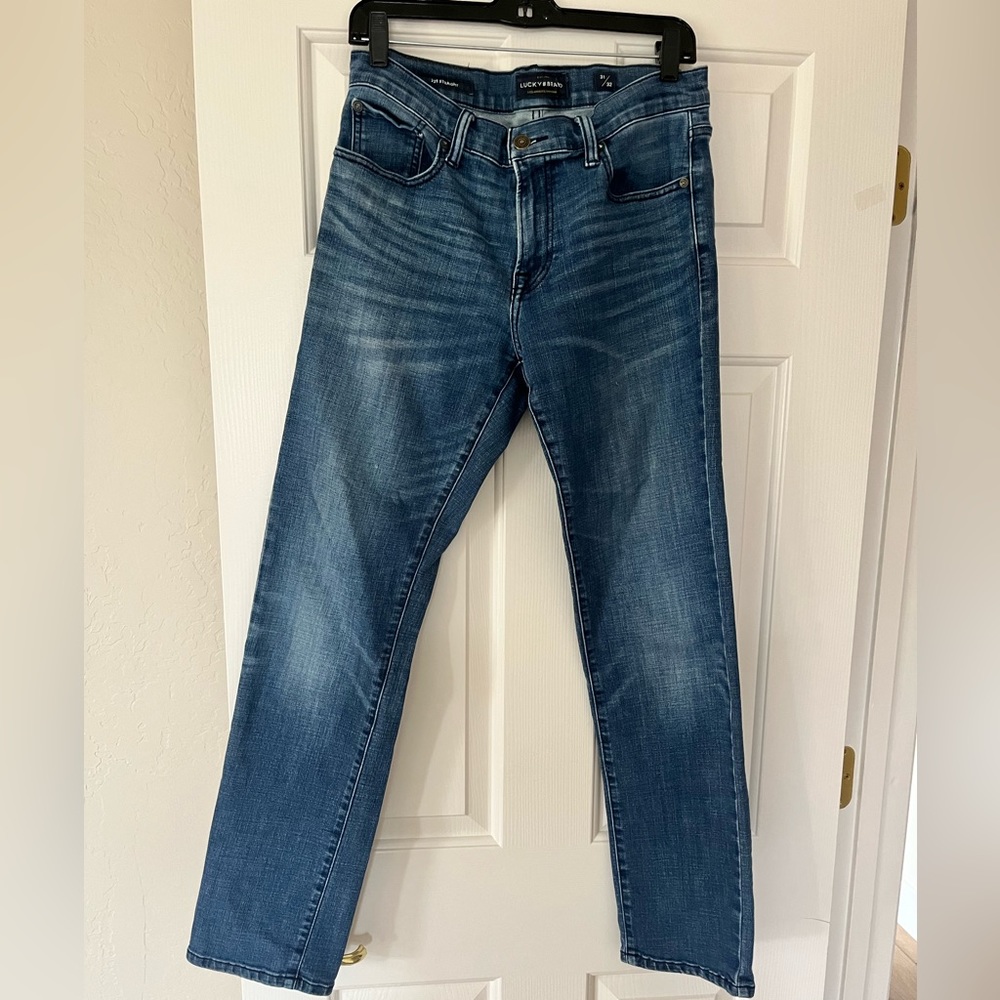 Lucky Brand straight leg jeans 31X32